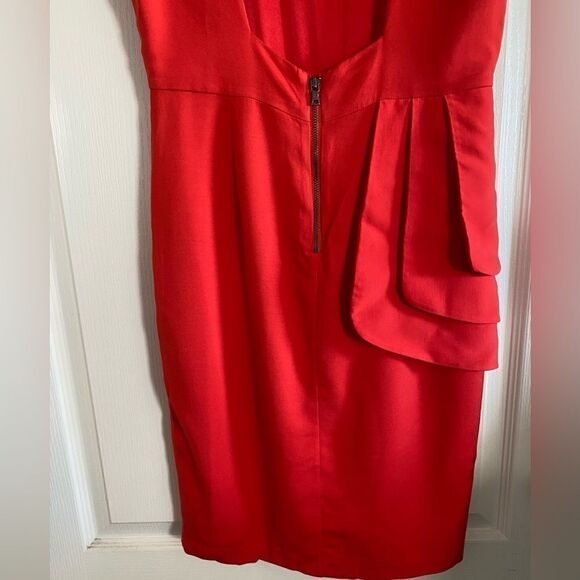 Alice + Olivia Asymmetrical Side Ruffle Open Back Fitted Dress Bright Poppy XS 0 - Picture 10 of 16